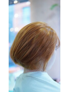 ネス(NESS) イエローベージュな丸みのあるボブ106