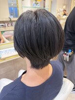 アッシュ 仙川店(Ash) 40代50代60代大人ひし形くびれショートボブ白髪ぼかしハイライト