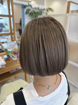 アン(an) ミニボブ×透明感◎イルミナムーンライト