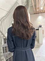 アトレ アネックス(attrait ANNEX)&nbsp;ロングヘアを上品に。深みブラウンのツヤ髪スタイル