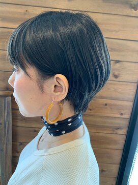 ヘアースペースシャルム (HAIR SPACE Charme) 黒髪×透明感　耳かけ ♪ 丸みショート