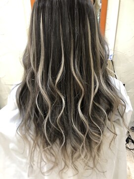ニーナ ビューティーサロン(NINA Beauty Salon) グレージュ+ハイライト#エクステ#ハイライト#グレージュ