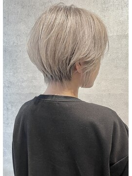 アンダーバーホワイト(_WHITE) 大人可愛い20代30代40代インナーカラー小顔ウルフレイヤーボブ