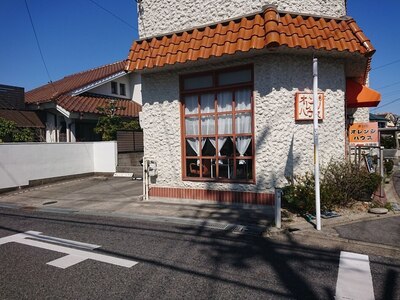 外観＆駐車場　【他にも駐車場有】