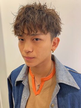 アミー 駒澤(Ammy komazawa) 刈り上げ無造作ショート スパイラルパーマ/メンズパーマ 纐纈