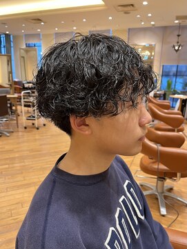 ビュートリアム265(BEAUTRIUM 265) メンズツーブロックマッシュナチュラルツイスパスパイラルパーマ