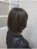 やわらか質感のセミロングスタイル