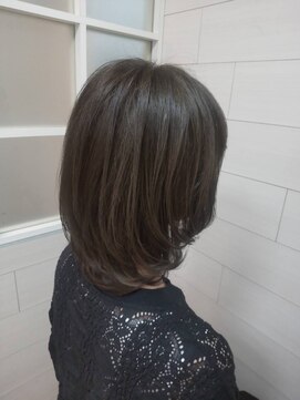 リファインヴェール 小川店 やわらか質感のセミロングスタイル