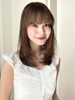 ローネス(LONESS) 小顔に見えるミディアムレイヤー透明感たっぷりベージュカラー