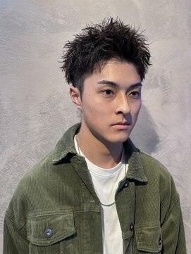 ギヴヘアインダストリー(Give hair industry) ツイストスパイラルパーマフェードツーブロック刈り上げショート