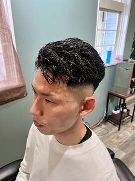 スタンドバーバー 柏(STAND BARBER) MEN’S HAIR/サーフカール/刈り上げセンターパート/<理容室>