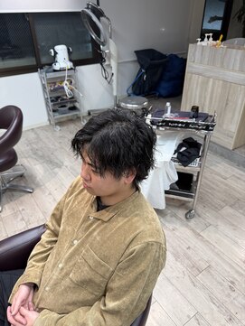 コワファースト長崎シャンプーボーイ 2nd(COIFF1RST 長崎 SHAMPOO BOY) スパイラルパーマ