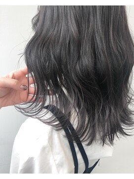 アライブ キチジョウジ(ALIVE Kichijoji) 【ALIVE吉祥寺】地毛から繋がるシルバーグレージュ外ハネボブ