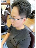 ブルブンガ(Berbunga) スキンフェード×ツイストスパイラルパーマアップバング