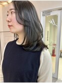 レイヤーカット オリーブグレージュ くびれヘア ミディアム