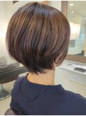 耳かけショートボブ　絶壁解消ヘア　クビレショート