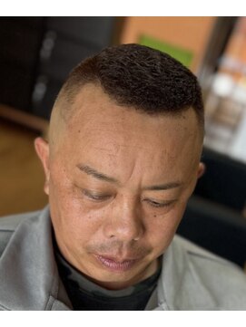 ピシャッとニ代目銀二郎 パンチパーマ