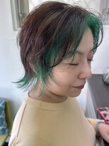 ヴェルデ(Verde)&nbsp;ウルフカット インナーカラー グリーンカラー ブリーチ