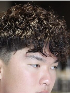 キングスマン トーキョー 国分寺(KINGSMAN TOKYO) アップバング/ツーブロック/スキンフェード[国分寺/国分寺駅]