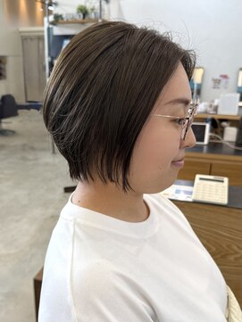 ジュノ 鹿児島中央店(Juno) 透けオリーブ×綺麗めショートボブ