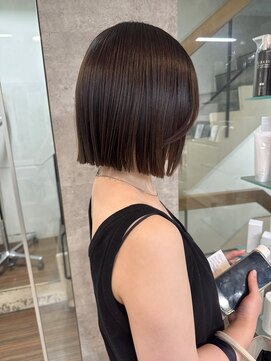 ローウェ 京都四条河原町(Louwe) 前下がりボブ/ストレートボブ/ミニボブ/京都河原町