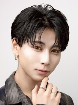 オーシャントーキョー 渋谷(OCEAN TOKYO) ナチュラル韓国センターパート刈り上げなし