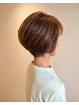 モック(moc) 女性らしいフェミニンなショートスタイル