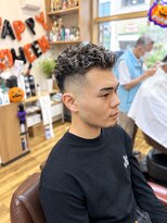 ヘアーサロン新華&nbsp;フェード×パーマで男らしく！メンズ極道風パーマスタイル