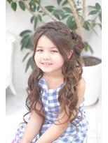 リサ 恵比寿(risa.)&nbsp;お子様ヘアセット☆編み込みハーフアップ