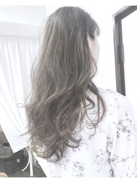 ヘアーアンドアトリエ マール(Hair&Atelier Marl) 【Marlアプリエカラー】ブルーアッシュのふわふわロング