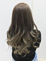 クアトログランシュ ひたちなか店(QUATRO×GranCieux)&nbsp;グレージュグラデーション