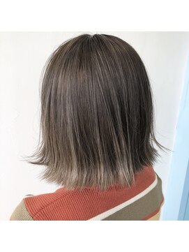 テクライズ 豊橋店(TECHRISE) シルバー×グレージュ×ハイライト