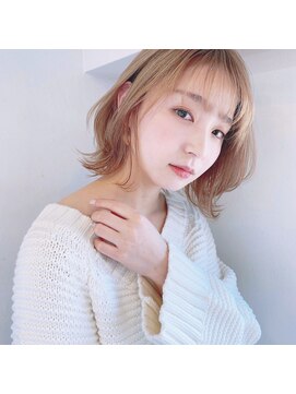 リコバイアフロート(riko by afloat) 切りっぱなしくびれヘアペールベージュ【riko立野】