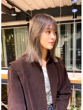 チックタック パラダイム(TICK-TOCK Paradime) 《ゲストスナップ》肩ラインボブ/グレーベージュ