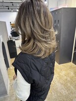 メリー オオサカ(Merly Osaka)&nbsp;前回のバレイヤージュにオンカラーのみで綺麗に！_greige_