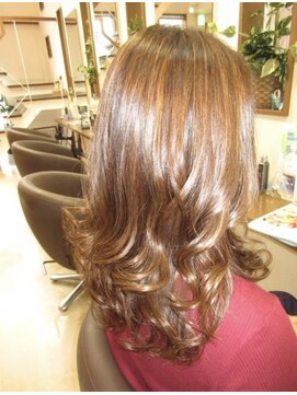 コアフィールフィス(COIFFURE fils) 《見附　今町》M3Dカラー　ハイライト　巻き髪