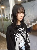 黒髪レイヤーロングヘア