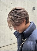 センターパート　ツイストスパイラル刈り上げ眉カット