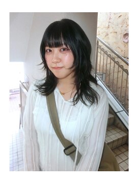 ノラ シブヤ(NORA) ハッシュカットレイヤーカットウルフカットミディアムレイヤー