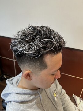 バニラプラスパワーズ(Vanilla + POWERS) 極道パーマホワイトメッシュスタイル