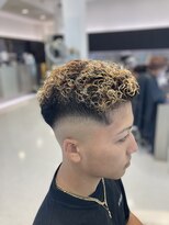 イメージア 町田店(IMAGE A)&nbsp;メンズスキンフェード金髪パーマ＠20代30代40代50代