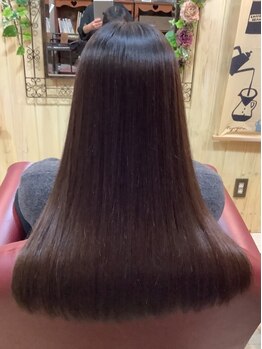 ポルトボヌール(porte bonheur)の写真/《髪質改善縮毛矯正glossクセストパー》に感動♪経験豊富な技術で髪と地肌に優しくストレートが叶う◇