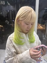 オブヘアージユウガオカ(Of HAIR Jiyugaoka)&nbsp;【レイヤー×蛍光グリーン】