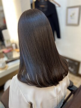 五感鷹匠 髪の診療所 綺麗な髪色と栄養をいっしょに補給できるカラー