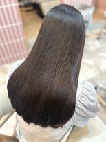 フラワーズ(Flowers)&nbsp;アッシュブラウン 髪質改善カラー 20代 透明感 美髪 艶髪