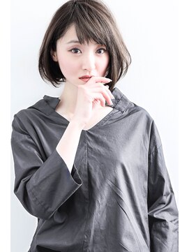 エルサ(Elsa) 【Elsa元町・三宮】耳掛け×フリンジ前髪×グラデーションボブ