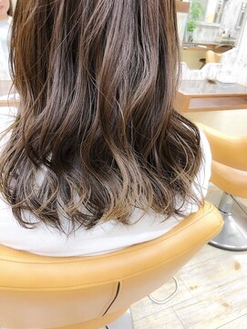 セシル 高津店(SECIL) セミロング　アッシュ　ウェーブ