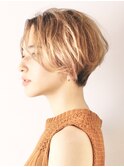 大人の色気前下がりショートボブ／ウェーブパーマ