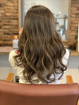 リリー(Lily) ハイライトロングスタイル