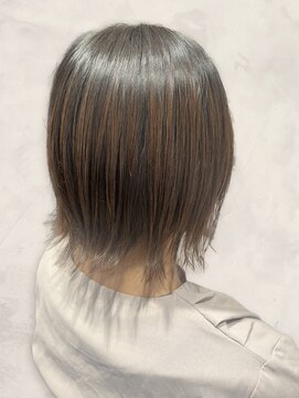 シンリア(ShinLia) 20代30代40代外ハネショートハイライト外国人風カラー